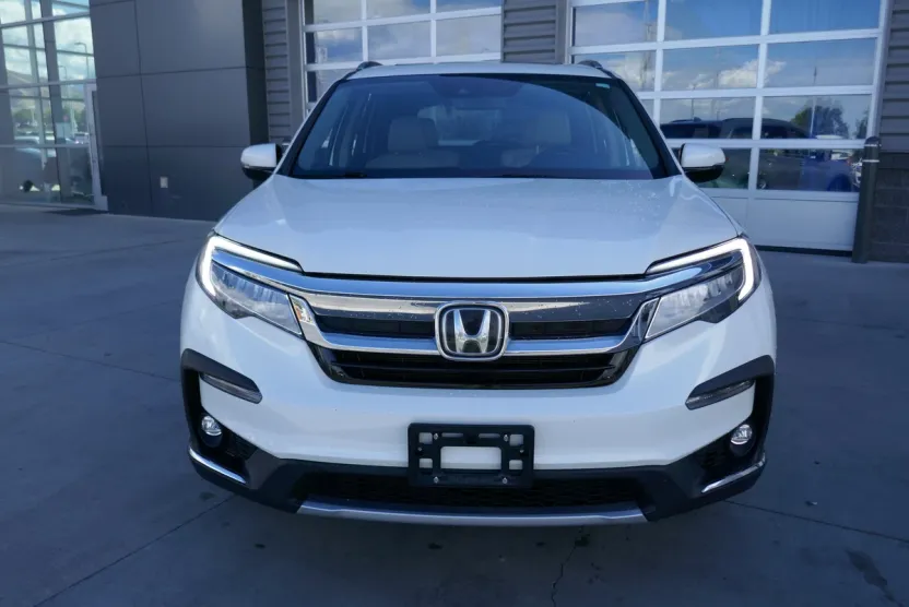 2019 Honda Pilot Touring photo 1