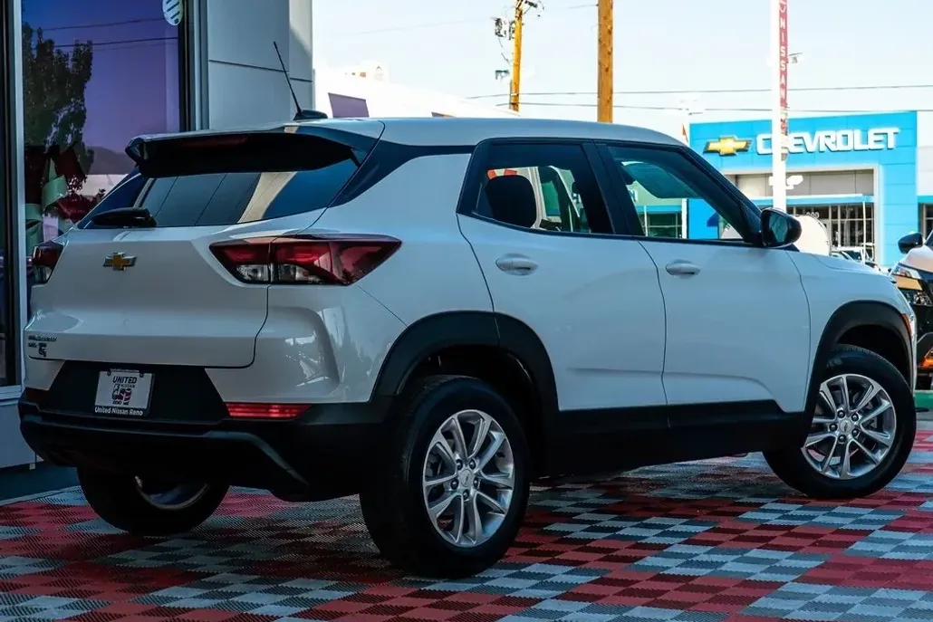 2025 Chevrolet Trailblazer LS photo 1