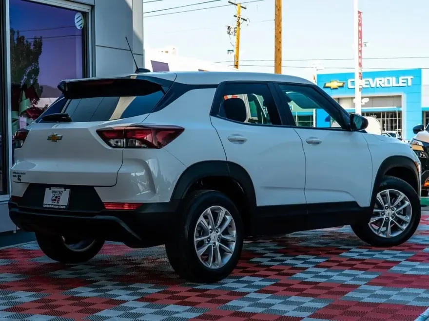2025 Chevrolet Trailblazer LS photo 1