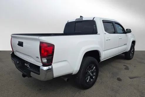 2022 Toyota Tacoma SR5 photo 3