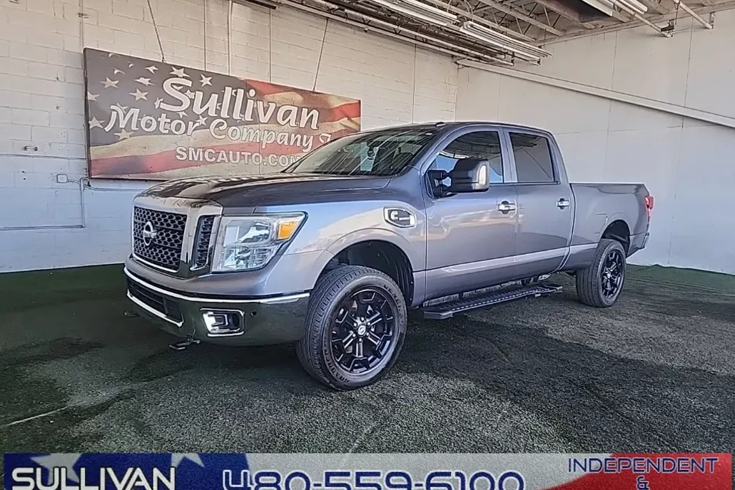 2016 Nissan Titan SV photo 1