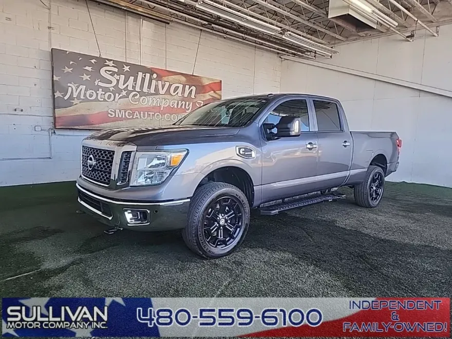 2016 Nissan Titan SV photo 1