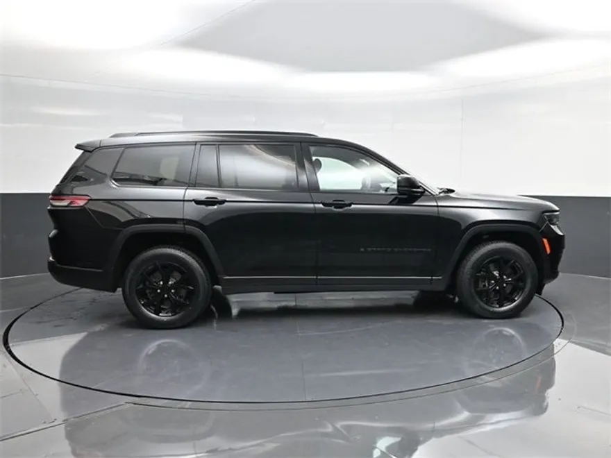 2024 Jeep Grand Cherokee Altitude photo 1