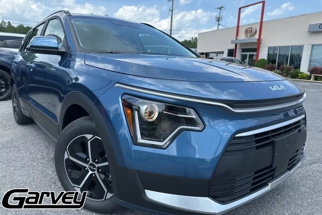 2025 Kia Niro EX photo 1