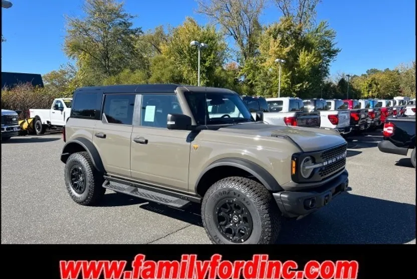 2025 Ford Bronco Badlands photo 1