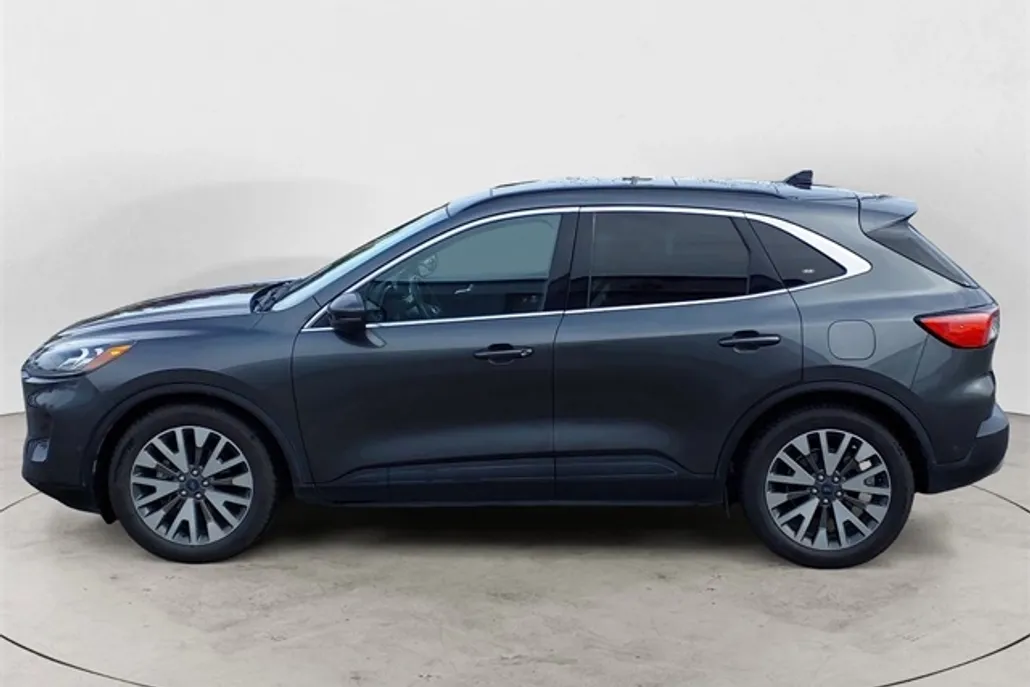 2020 Ford Escape Titanium Hybrid photo 1