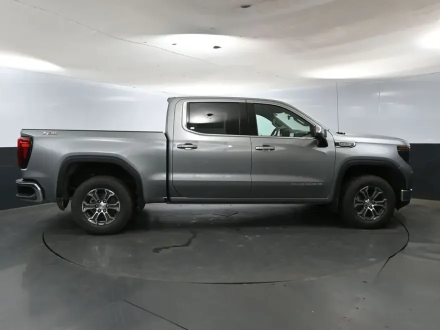 2025 Gmc Sierra 1500 SLE photo 2