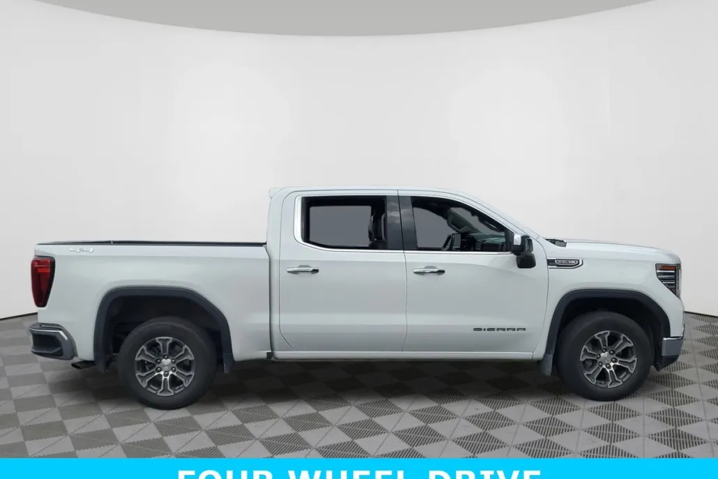2024 Gmc Sierra 1500 SLT photo 1