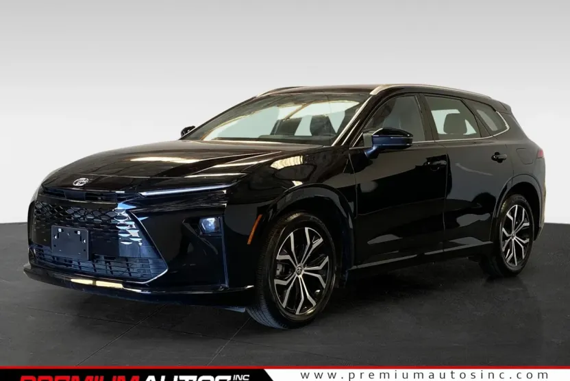 2025 Toyota Crown Signia XLE photo 1