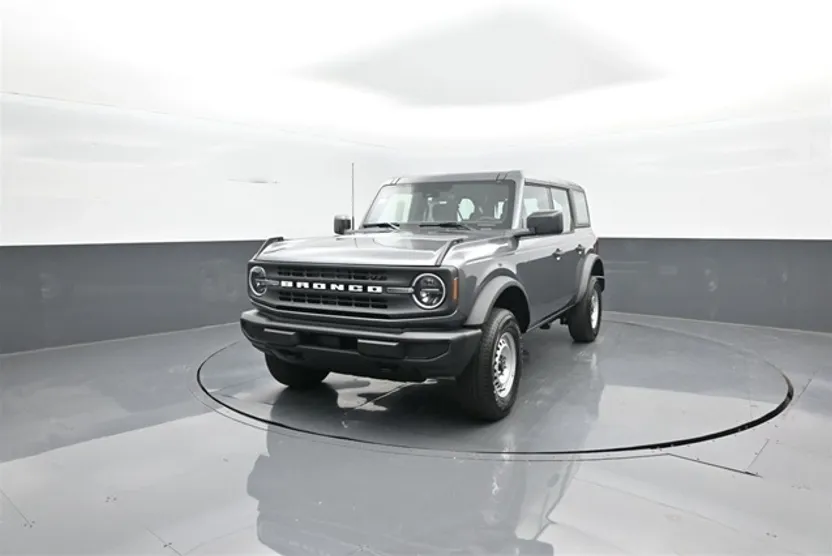 2025 Ford Bronco Base photo 1