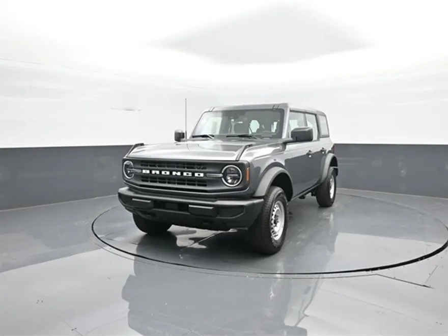 2025 Ford Bronco Base photo 1