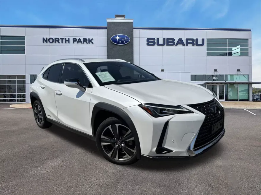 2020 Lexus UX 250h Premium photo 1