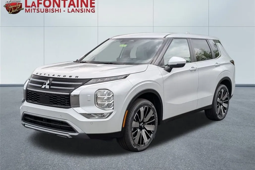 2025 Mitsubishi Outlander SE photo 1