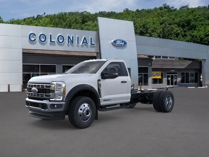 2025 Ford F-600 photo 1