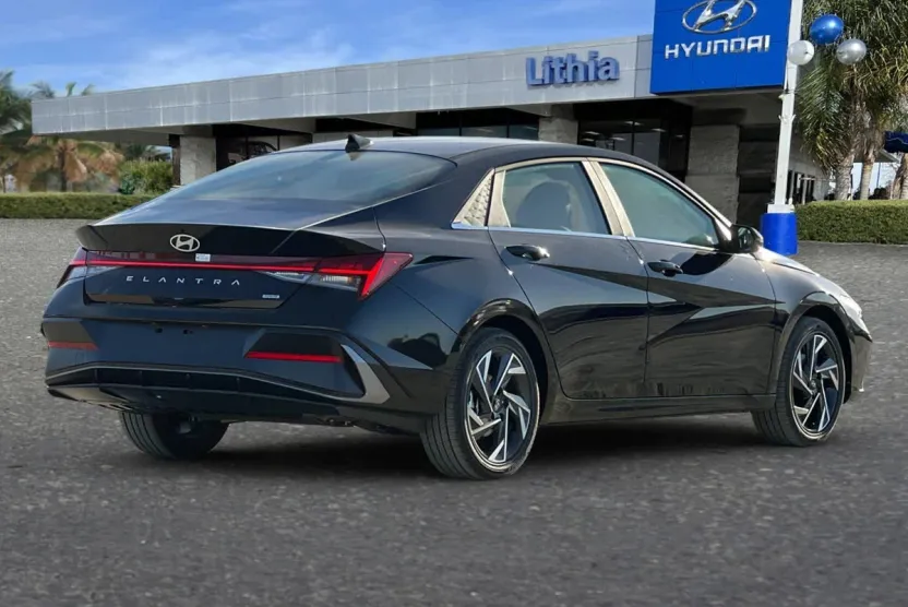 2025 Hyundai Elantra Hybrid Limited photo 1