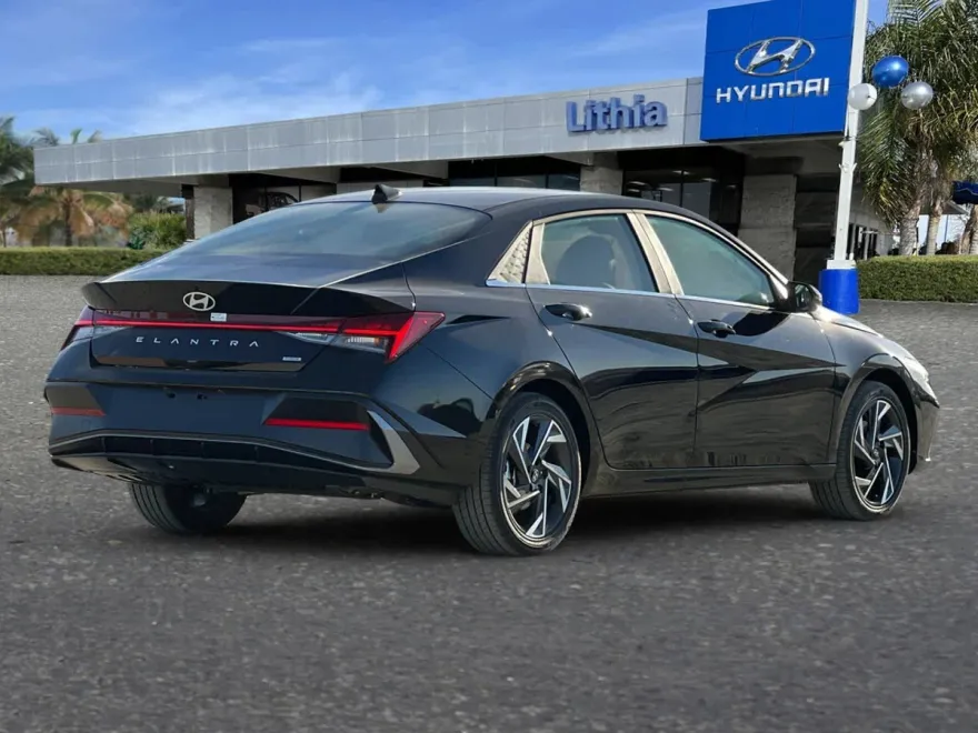 2025 Hyundai Elantra Hybrid Limited photo 1