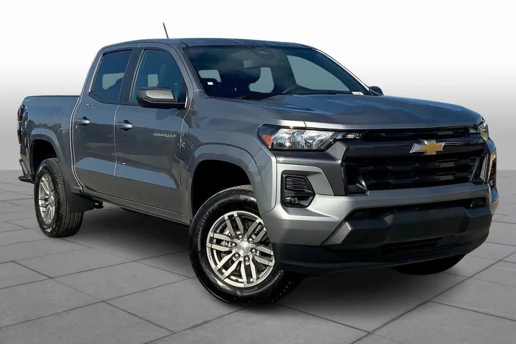 2023 Chevrolet Colorado LT photo 1