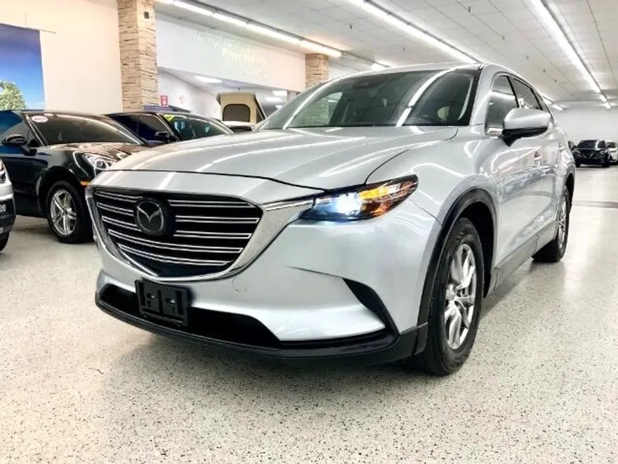 2018 Mazda CX-9 Touring photo 1