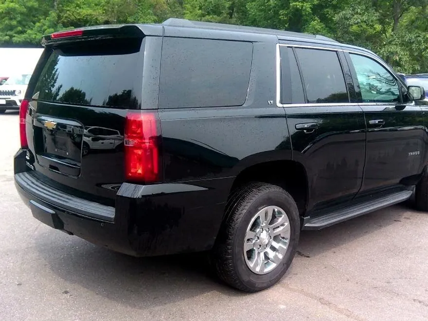 2019 Chevrolet Tahoe LT photo 1