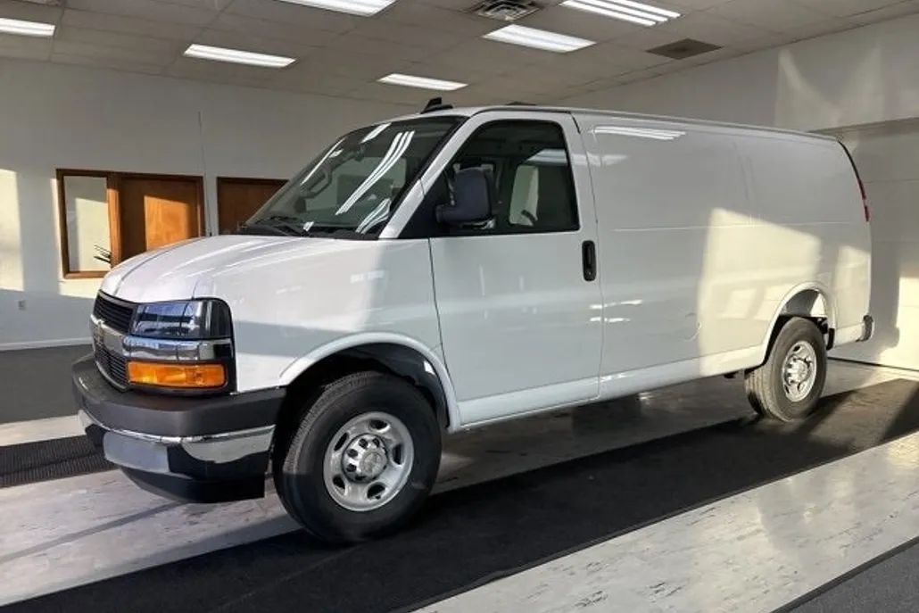 2025 Chevrolet Express Cargo 2500 photo 1