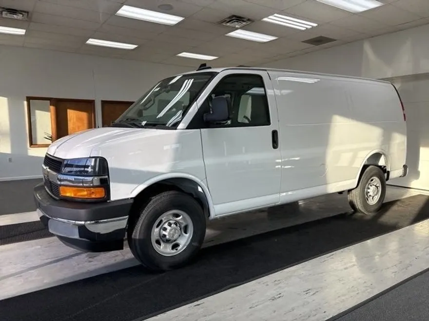 2025 Chevrolet Express Cargo 2500 photo 1