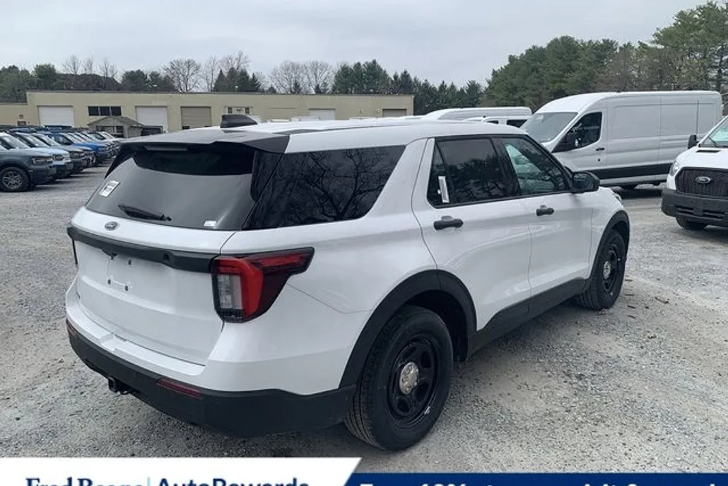 2025 Ford Explorer photo 1