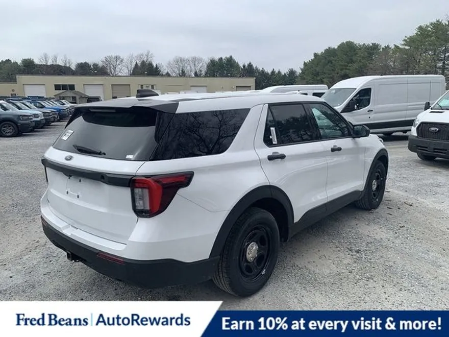 2025 Ford Explorer photo 1