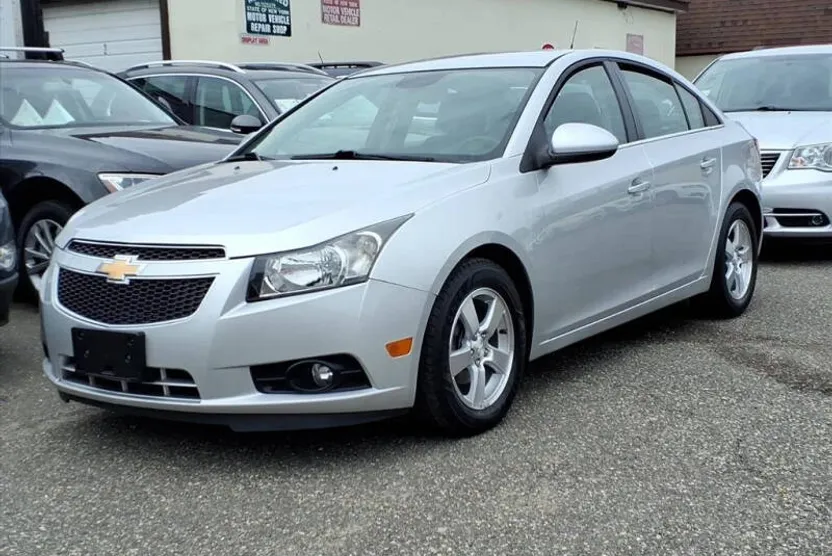 2013 Chevrolet Cruze photo 1