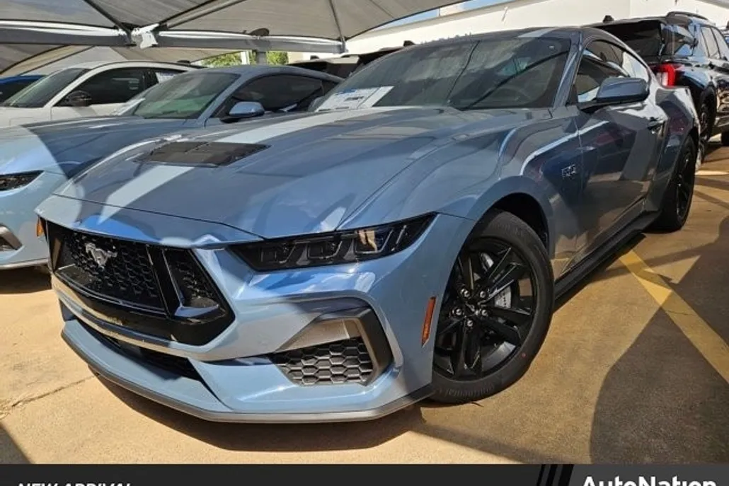 2025 Ford Mustang GT photo 1