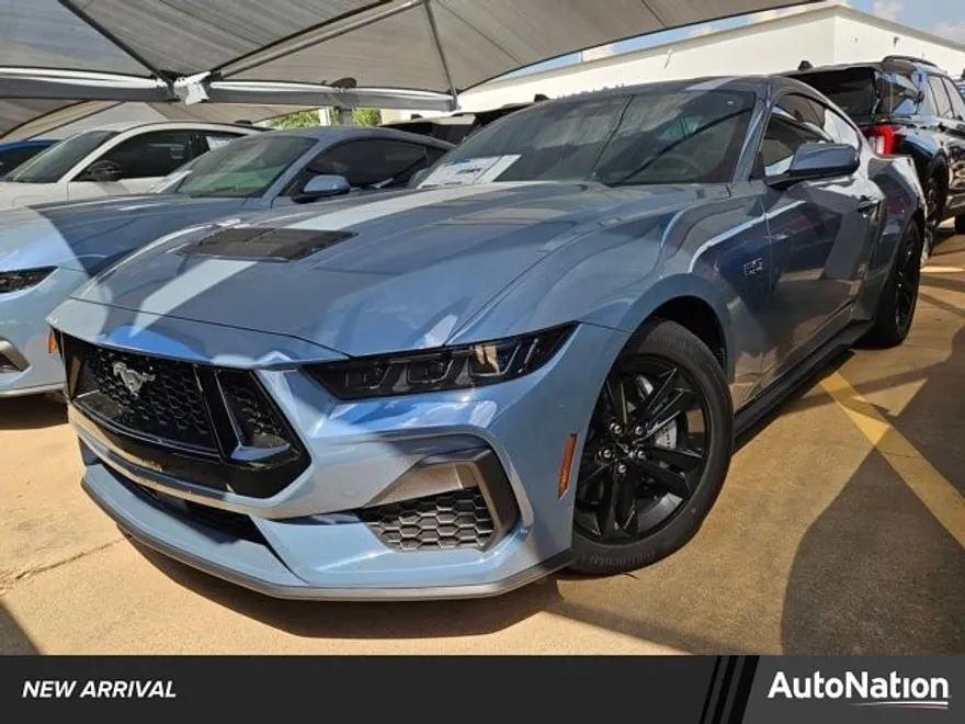 2025 Ford Mustang GT photo 1