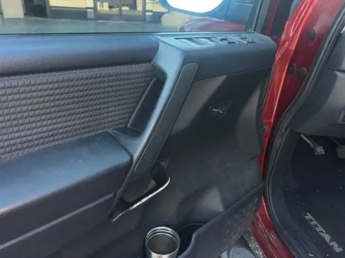 2013 Nissan Titan SV photo 4