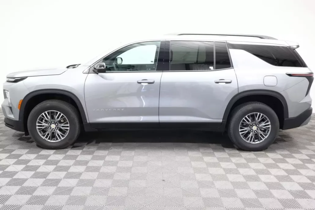 2025 Chevrolet Traverse photo 1