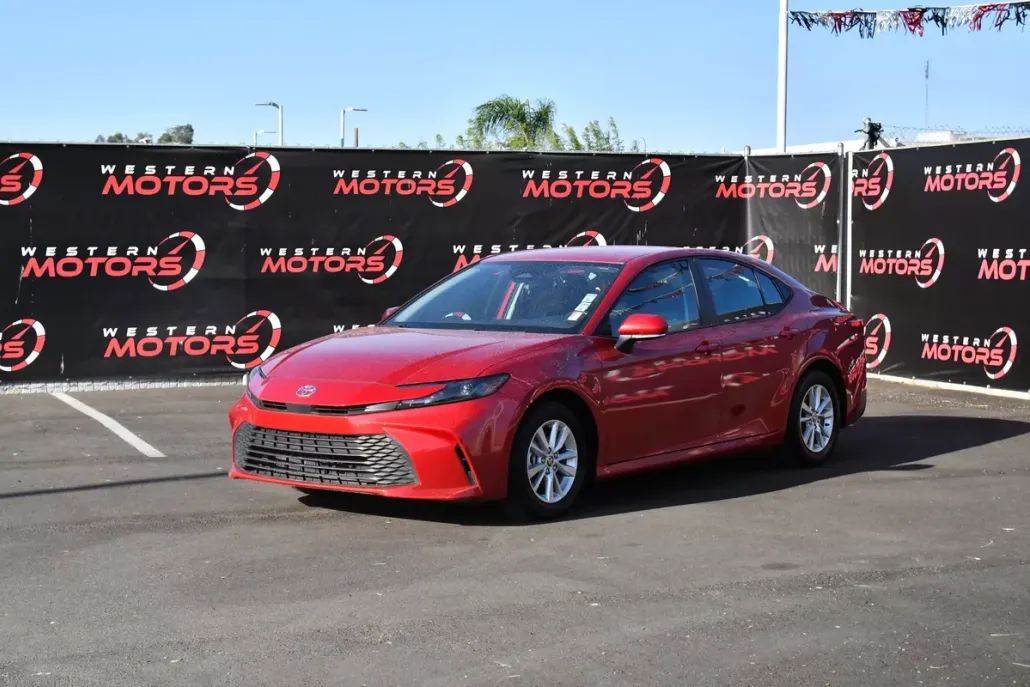 2025 Toyota Camry LE photo 1