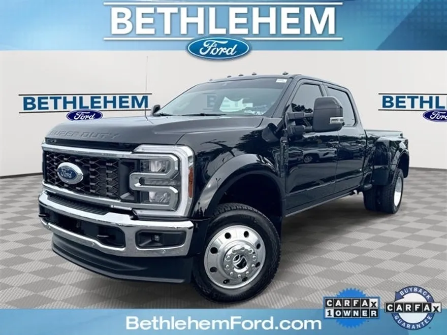 2025 Ford F-450 Lariat photo 1