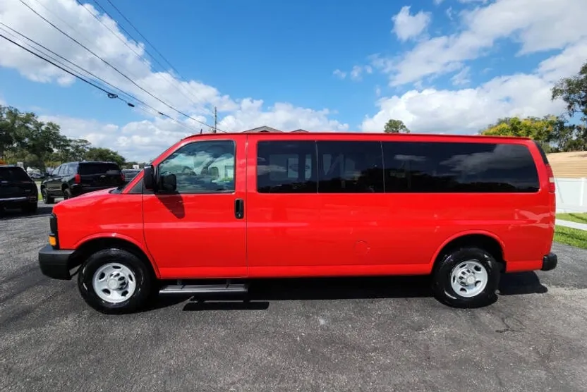 2014 Chevrolet Express LS 3500 photo 1