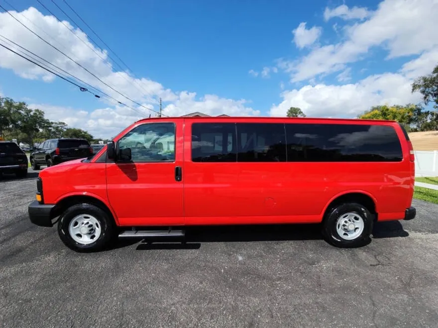 2014 Chevrolet Express LS 3500 photo 1