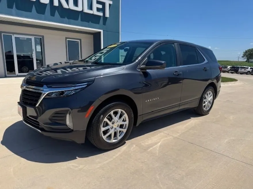 2022 Chevrolet Equinox LT photo 1