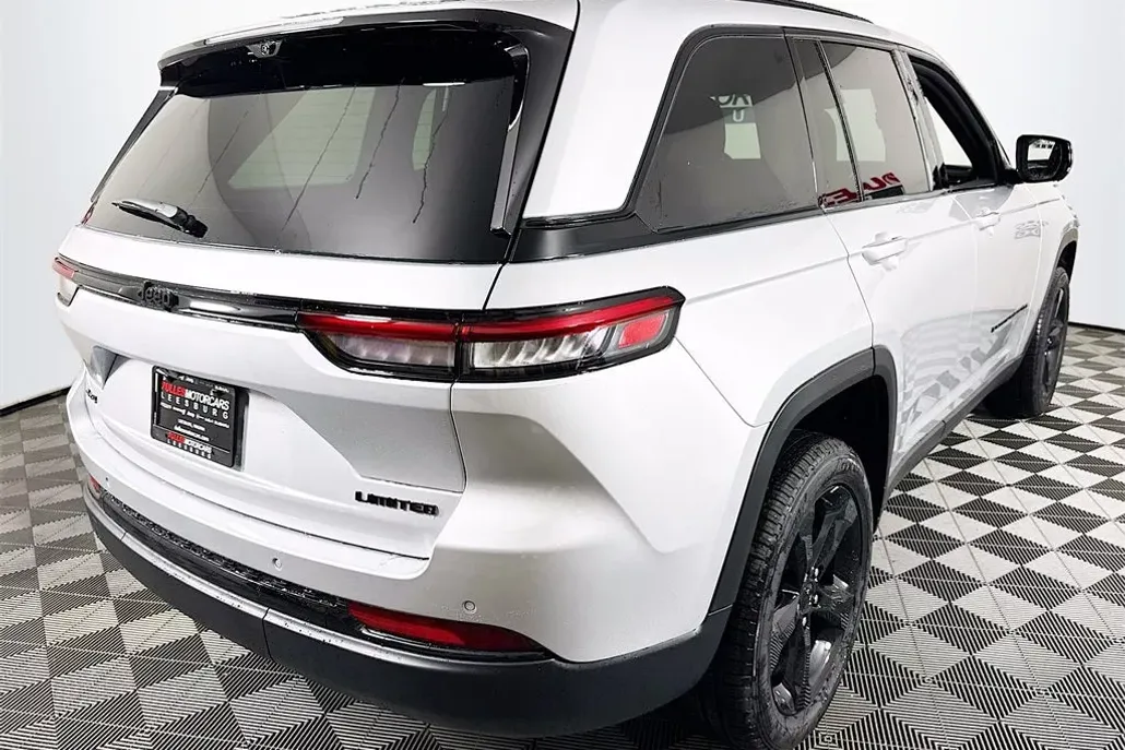 2025 Jeep Grand Cherokee Limited photo 1