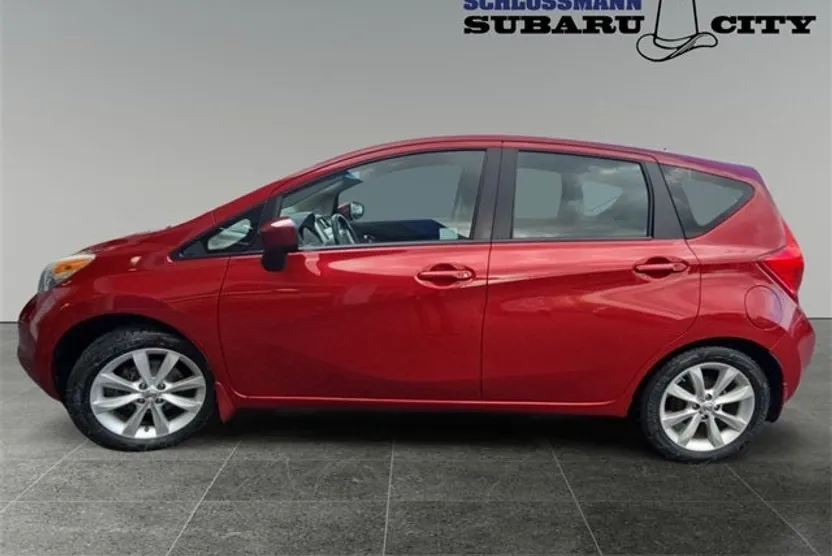 2015 Nissan Versa Note SL photo 1