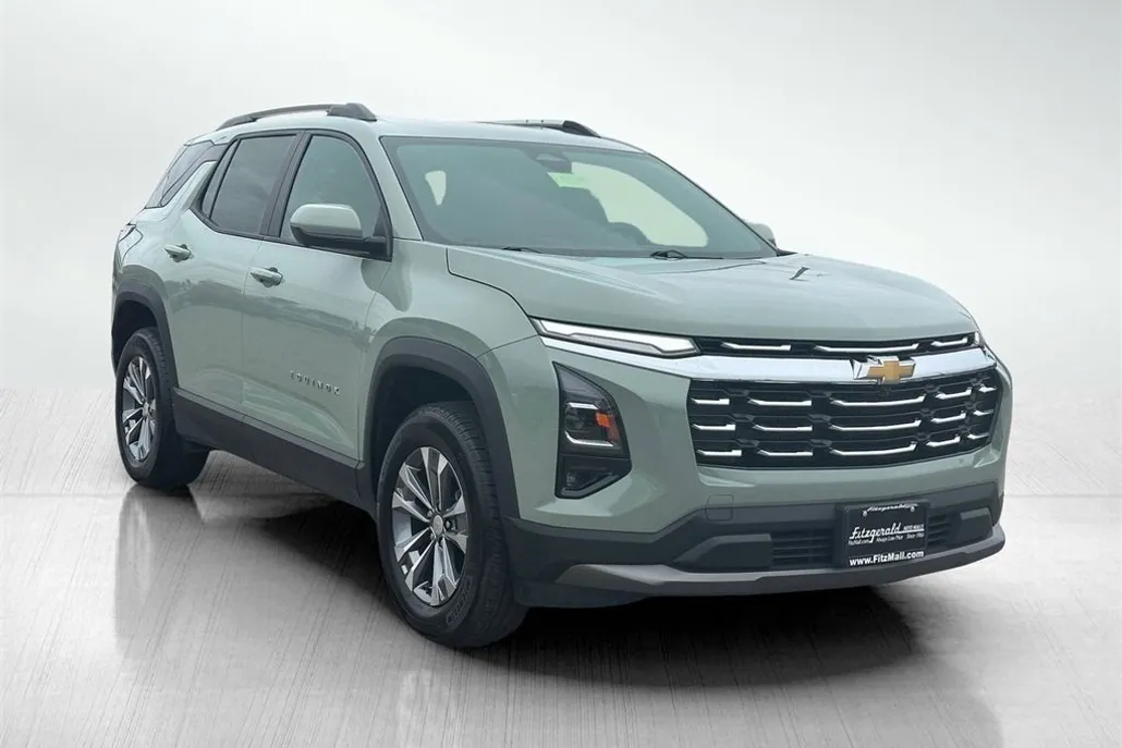 2025 Chevrolet Equinox LT photo 1