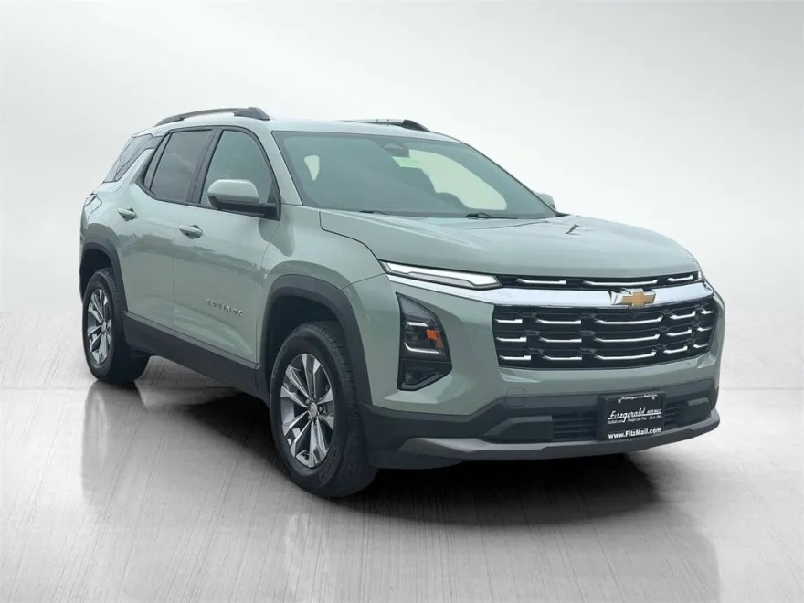 2025 Chevrolet Equinox LT photo 1