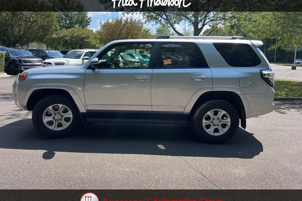 2024 Toyota 4Runner SR5 Premium photo 1