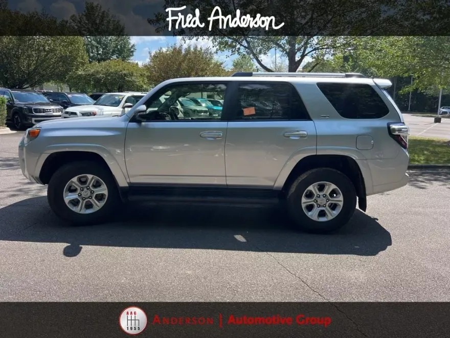 2024 Toyota 4Runner SR5 Premium photo 1