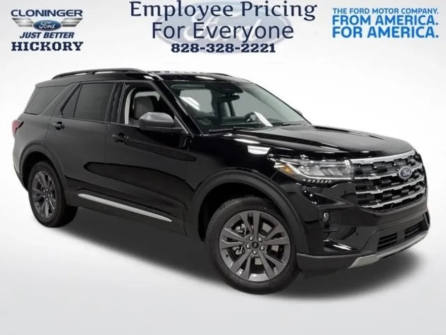 2025 Ford Explorer photo 1