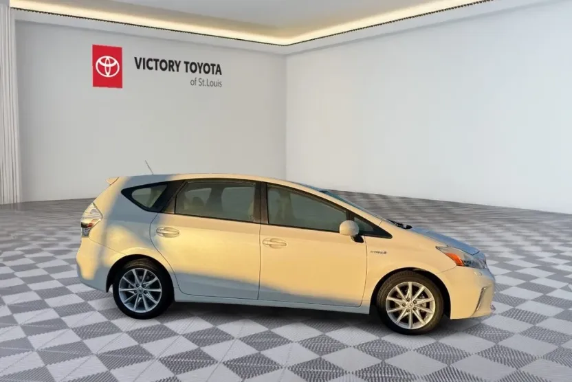 2012 Toyota Prius V Five photo 1