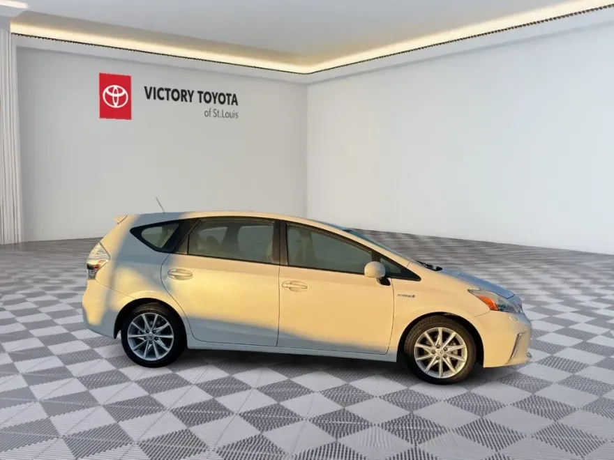 2012 Toyota Prius V Five photo 1