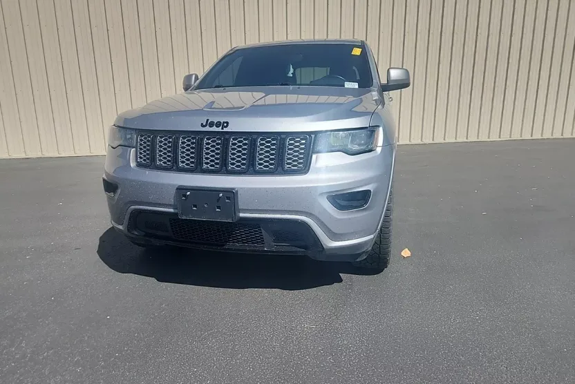 2019 Jeep Grand Cherokee Altitude photo 1