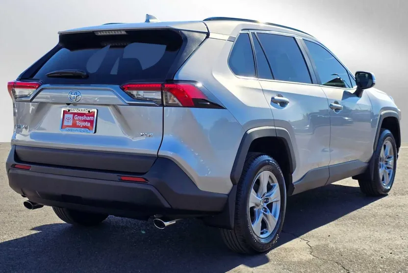 2025 Toyota RAV4 XLE photo 1