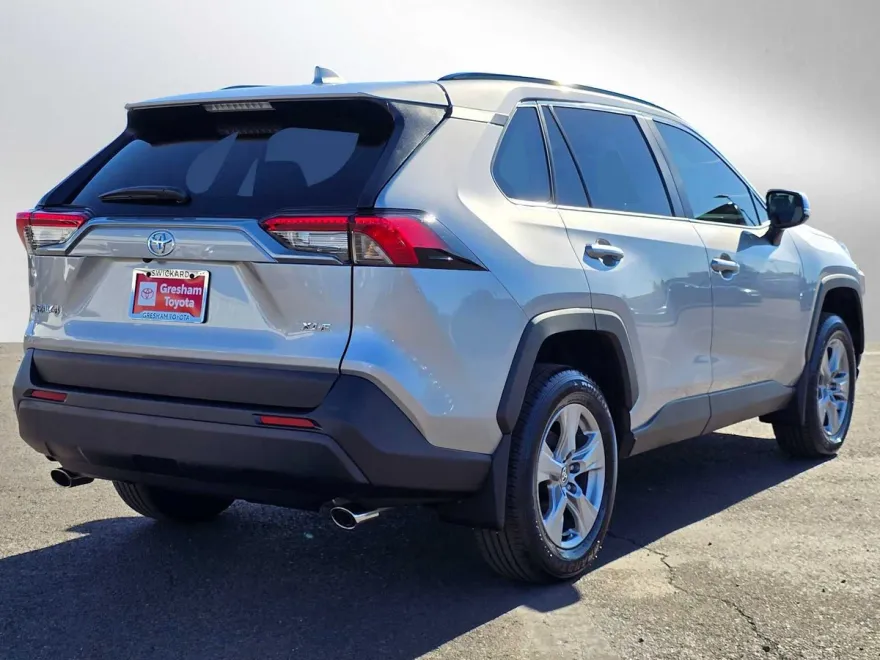 2025 Toyota RAV4 XLE photo 1