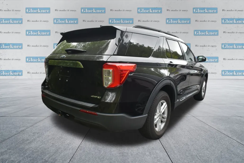 2022 Ford Explorer XLT photo 1